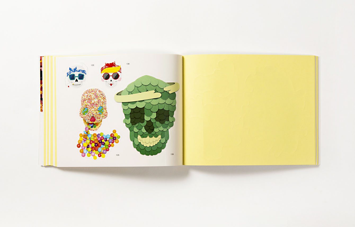 Stickerbomb Skulls